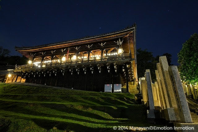 夜の東大寺二月堂